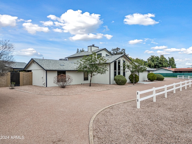 view of front of property