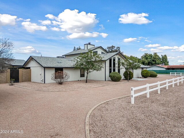 394 E Redfield Rd, Chandler, AZ 85225 - mid-century modern home with roof with shingles