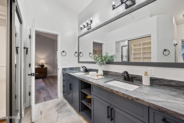 394 E Redfield Rd, Chandler, AZ 85225 - full bath featuring double vanity, a closet, and baseboards