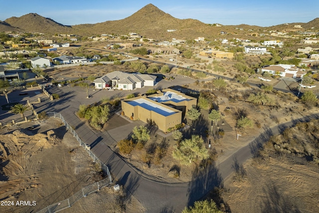 bird's eye view with a mountain view