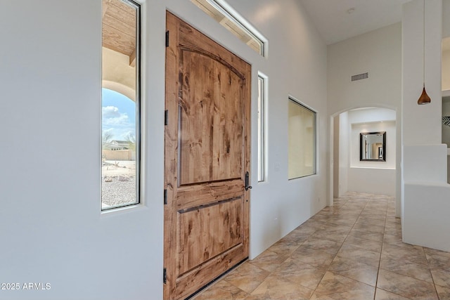 28423 N 139th St, Scottsdale, AZ 85262 - foyer featuring arched walkways and visible vents