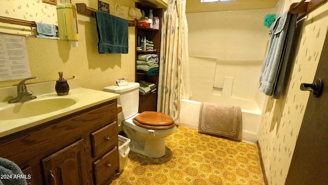 702 Mule Springs Trl, Forest Lakes, AZ 85931 - full bathroom featuring toilet, vanity, and shower / bath combination with curtain