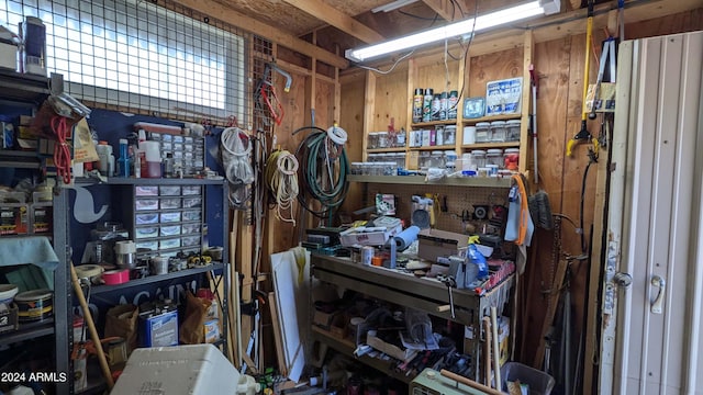 702 Mule Springs Trl, Forest Lakes, AZ 85931 - miscellaneous room featuring a workshop area