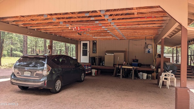 702 Mule Springs Trl, Forest Lakes, AZ 85931 - garage with a carport