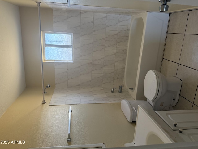 4913 W Maryland Ave, Glendale, AZ 85301 - bathroom featuring toilet and a tile shower