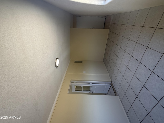 4913 W Maryland Ave, Glendale, AZ 85301 - interior space featuring tile walls