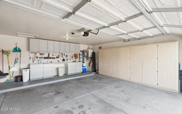 7457 W Crystal Rd, Glendale, AZ 85308 - garage with a garage door opener