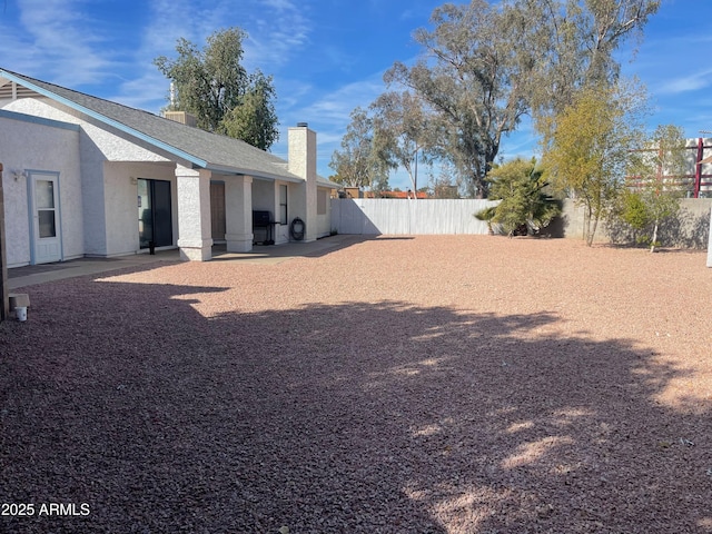 view of yard featuring a patio area