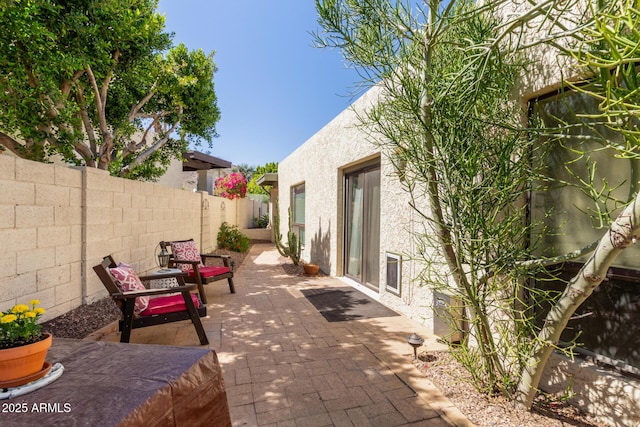 9012 S 47th Pl, Phoenix, AZ 85044 - view of patio with a fenced backyard