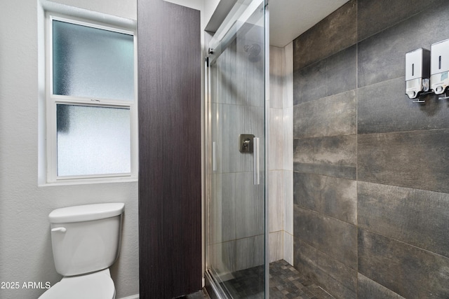4904 E Tierra Buena Ln, Scottsdale, AZ 85254 - bathroom featuring toilet and tiled shower