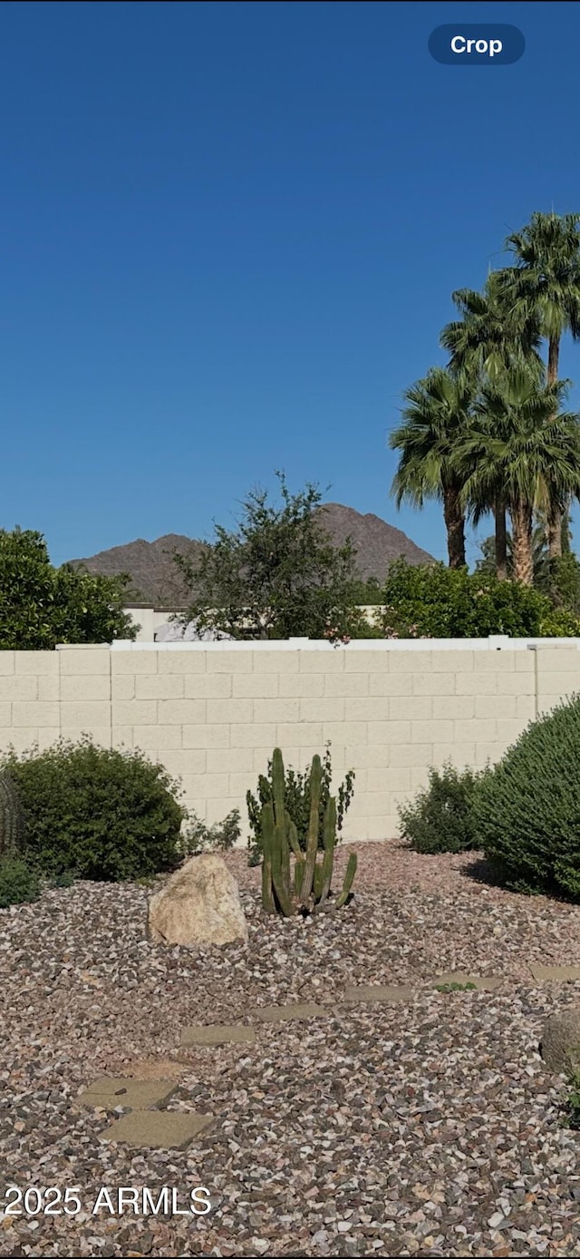 5526 N 77th Way, Scottsdale, AZ 85250 - view of yard with a mountain view