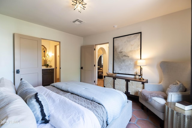 1309 W Lynwood St, Phoenix, AZ 85007 - bedroom featuring arched walkways