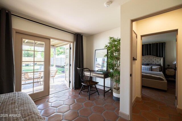 1309 W Lynwood St, Phoenix, AZ 85007 - tiled office space featuring baseboards