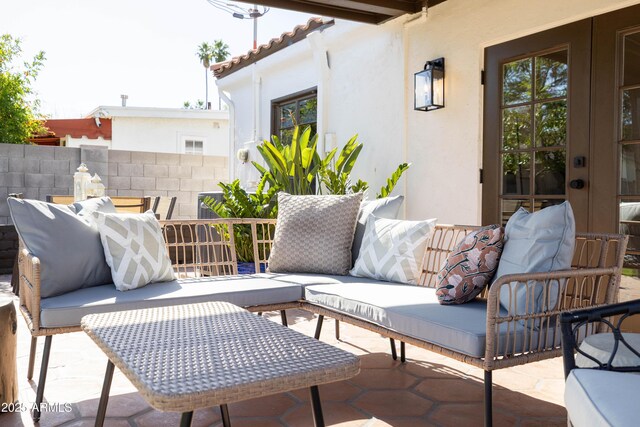 1309 W Lynwood St, Phoenix, AZ 85007 - view of patio / terrace featuring fence and outdoor lounge area