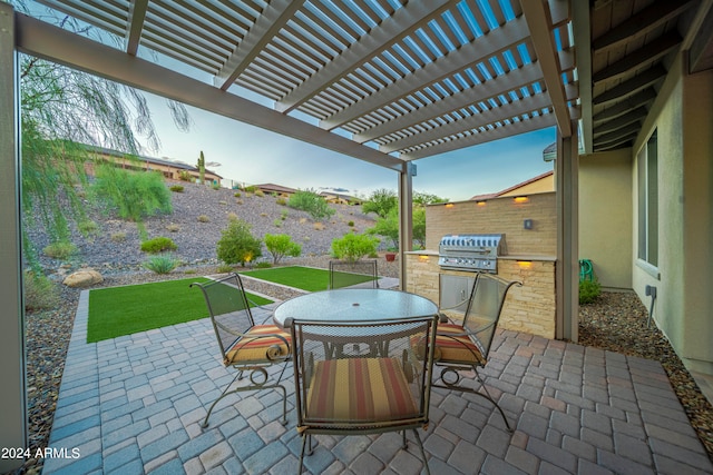 view of patio featuring a pergola