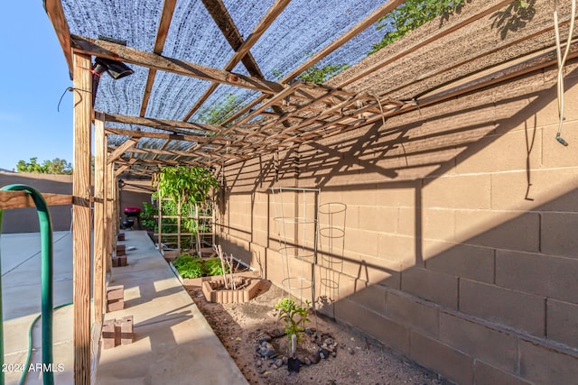 view of yard with a patio area and a pergola