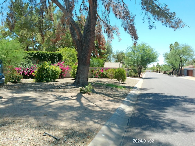 6139 E Voltaire Ave, Scottsdale, AZ 85254 - view of asphalt street