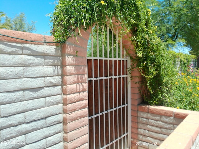 6139 E Voltaire Ave, Scottsdale, AZ 85254 - view of gate