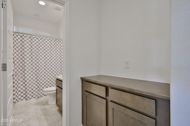 17819 W Georgia Ave, Litchfield Park, AZ 85340 - full bath with vanity, a shower with curtain, and recessed lighting