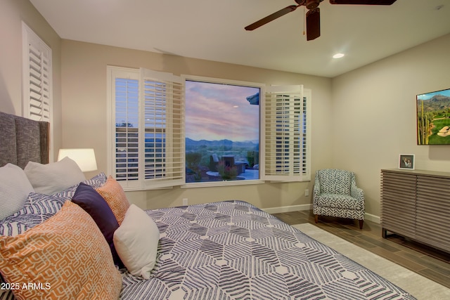 bedroom featuring ceiling fan