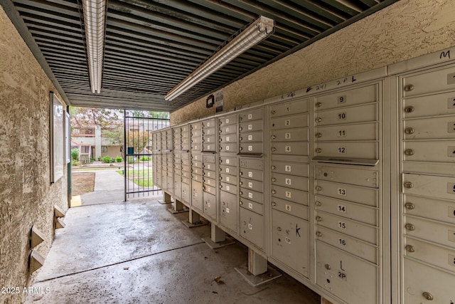 3119 W Cochise Dr Unit 111, Phoenix, AZ 85051 - surrounding community with mail area