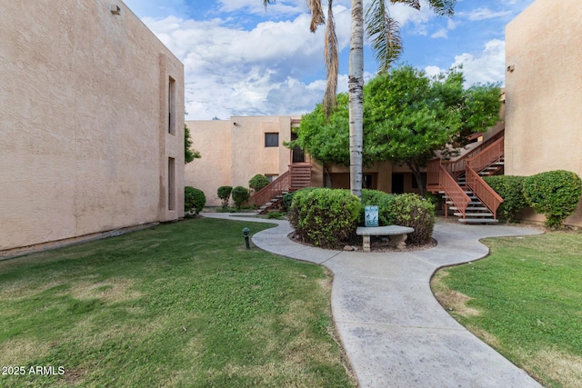 3119 W Cochise Dr Unit 111, Phoenix, AZ 85051 - view of grassy yard with stairs