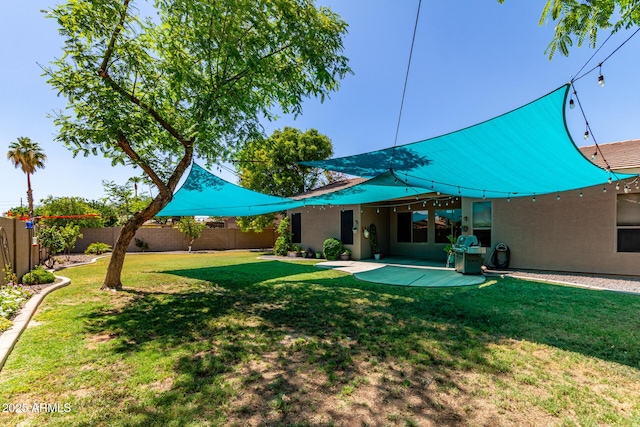 557 S Lemon Ct, Gilbert, AZ 85296 - view of yard with a patio area