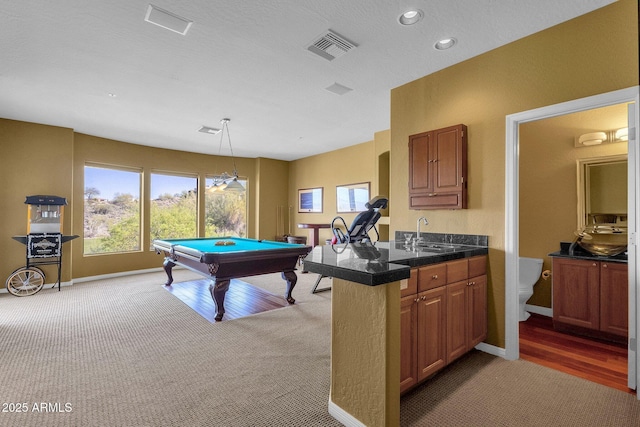 13827 N Mesquite Ln, Fountain Hills, AZ 85268 - rec room featuring a sink, visible vents, plenty of natural light, and pool table