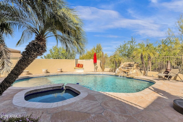 13827 N Mesquite Ln, Fountain Hills, AZ 85268 - view of swimming pool featuring a fenced backyard, an in ground hot tub, a fenced in pool, and a patio