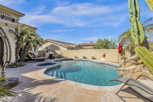 13827 N Mesquite Ln, Fountain Hills, AZ 85268 - view of pool with a fenced in pool, a patio, an in ground hot tub, and a fenced backyard