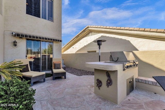 13827 N Mesquite Ln, Fountain Hills, AZ 85268 - view of patio featuring grilling area and an outdoor kitchen