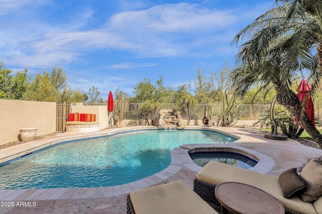 13827 N Mesquite Ln, Fountain Hills, AZ 85268 - view of swimming pool featuring a fenced in pool, a patio, an in ground hot tub, and a fenced backyard