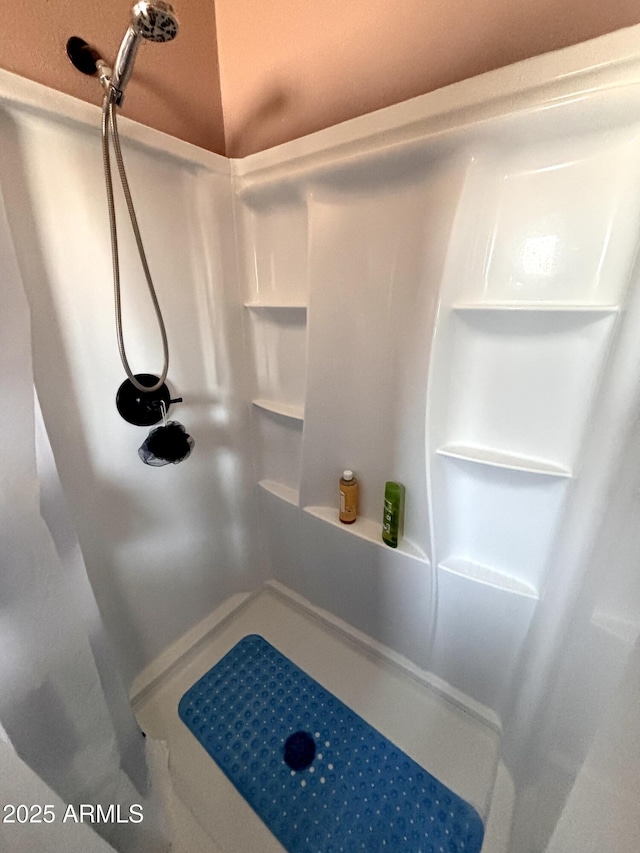361 W Placer St, Ajo, AZ 85321 - room details with a shower