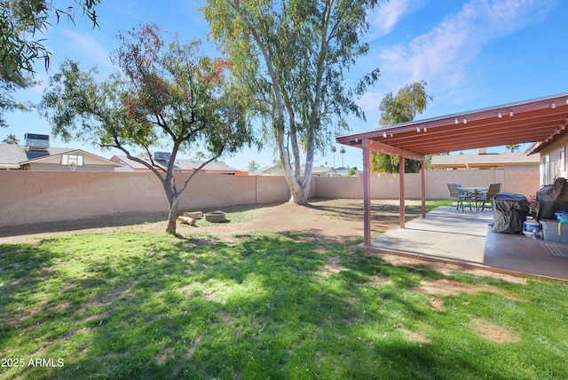 view of yard with a patio area