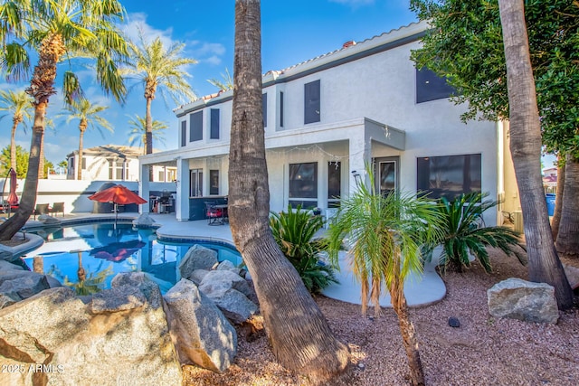 1442 W Laurel Ave, Gilbert, AZ 85233 - view of swimming pool with a patio area