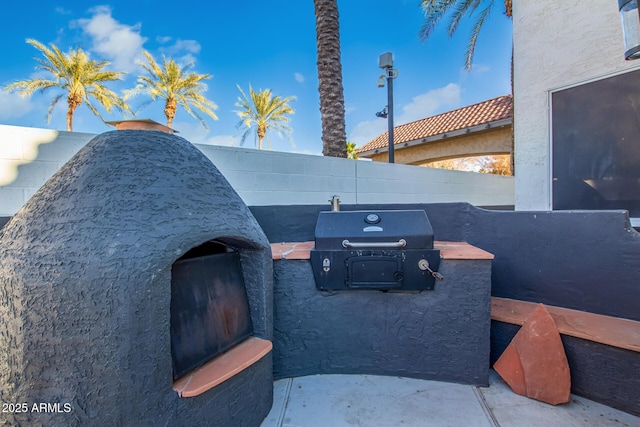 1442 W Laurel Ave, Gilbert, AZ 85233 - view of patio / terrace with grilling area