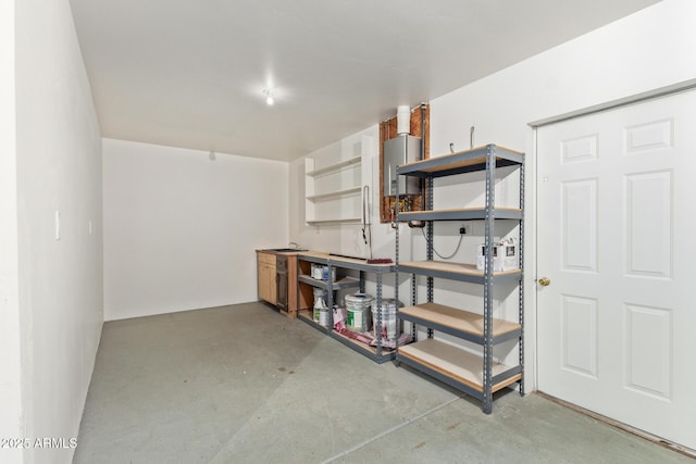 6628 N 2nd Ave, Phoenix, AZ 85013 - below grade area featuring a workshop area and water heater