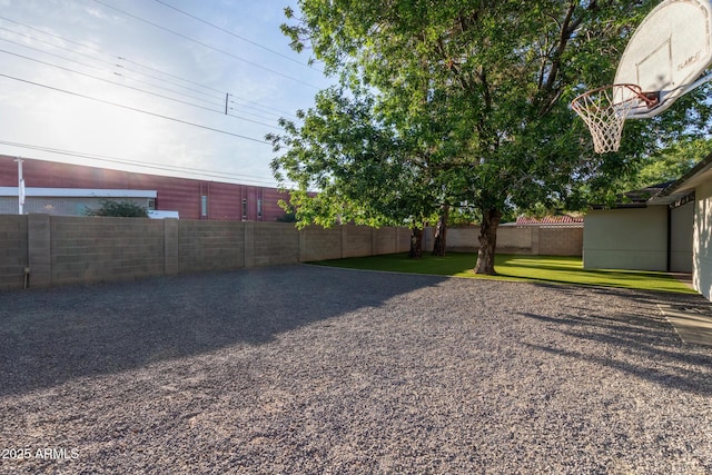 6628 N 2nd Ave, Phoenix, AZ 85013 - view of yard