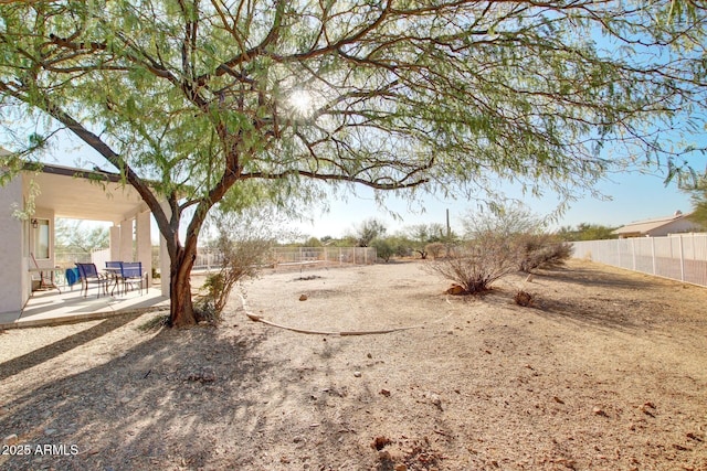 21 E Irvine Rd, Phoenix, AZ 85086 - fenced backyard with a patio