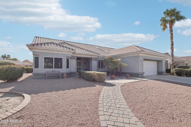 view of front facade featuring a garage