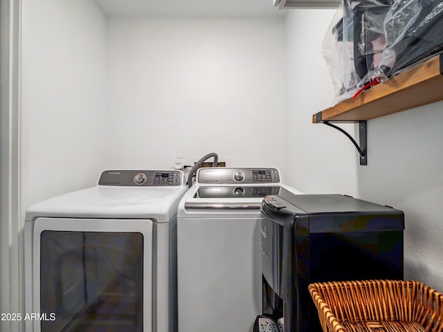 8116 N 55th Dr, Glendale, AZ 85302 - laundry room with independent washer and dryer