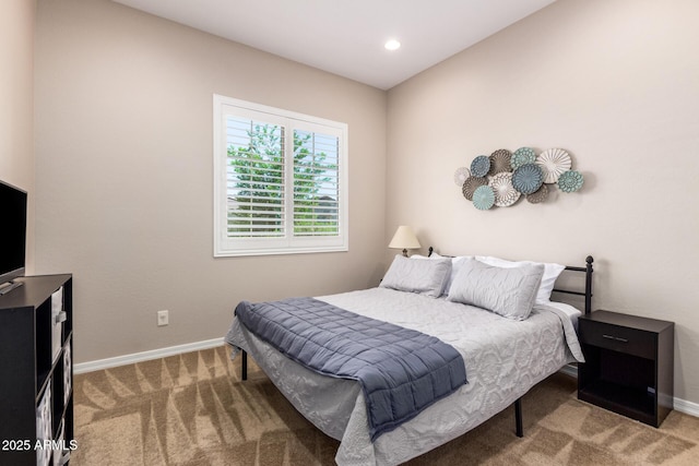 bedroom featuring carpet floors, baseboards, and recessed lighting