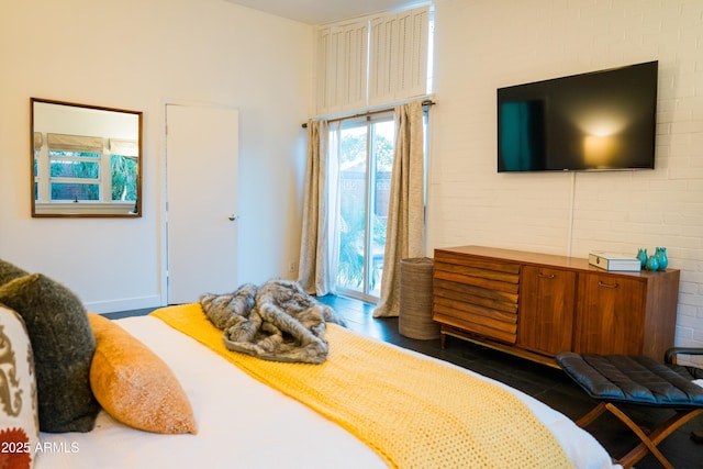 712 W Vernon Ave, Phoenix, AZ 85007 - bedroom featuring a towering ceiling