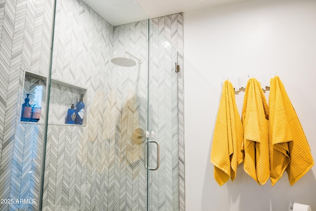712 W Vernon Ave, Phoenix, AZ 85007 - full bathroom featuring a shower stall