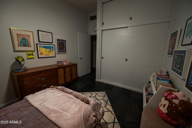712 W Vernon Ave, Phoenix, AZ 85007 - bedroom with a closet, visible vents, and baseboards