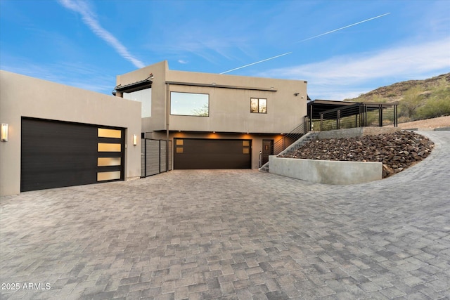 view of front of property featuring a mountain view