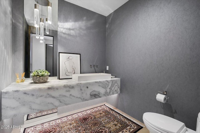 4451 E Joshua Tree Ln, Paradise Valley, AZ 85253 - half bath featuring toilet