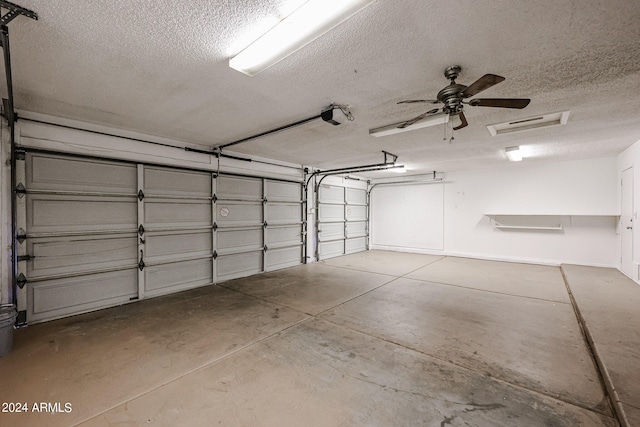 garage featuring ceiling fan