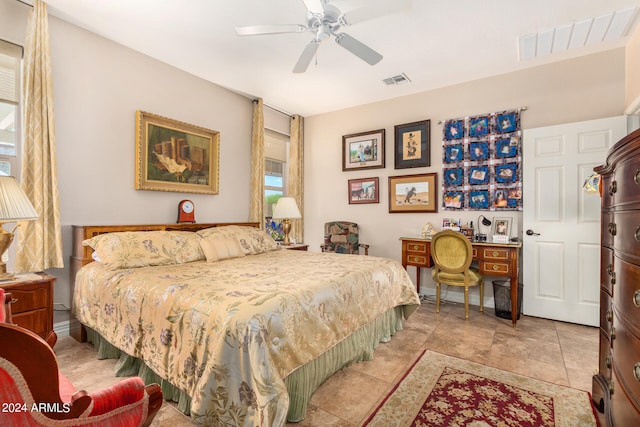 bedroom featuring ceiling fan