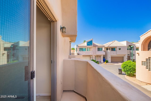 6510 S Hazelton Ln Unit 101, Tempe, AZ 85283 - balcony featuring a residential view